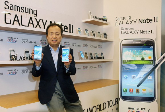 Samsung Galaxy Note II вышел в продажу