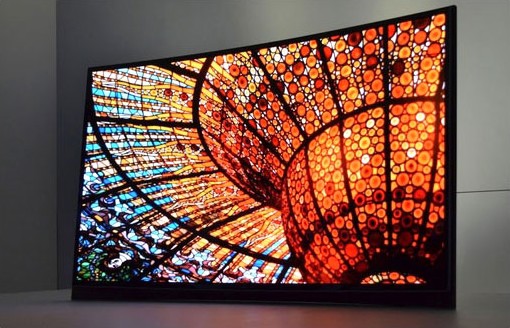 Samsung показала изогнутый OLED телевизор