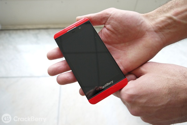 BlackBerry Z10 в красном корпусе