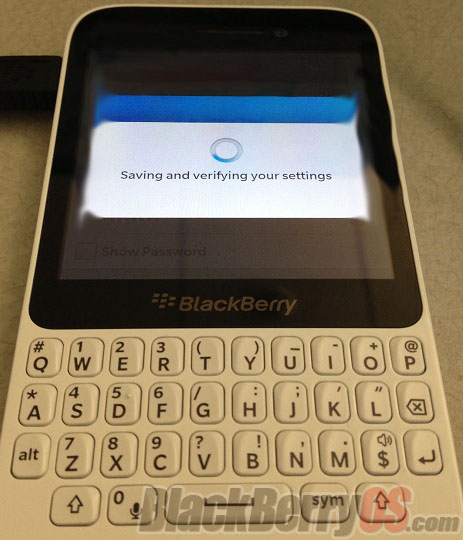 Клавиатурный смартфон BlackBerry серии R