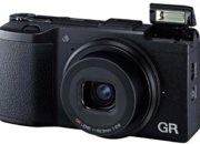 Ricoh анонсировала камеру GR с APS-C сенсором