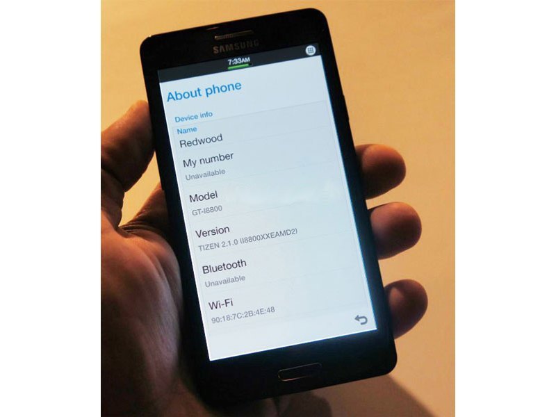 Смартфон Samsung GT-i8800 работает на ОС Tizen 2.1