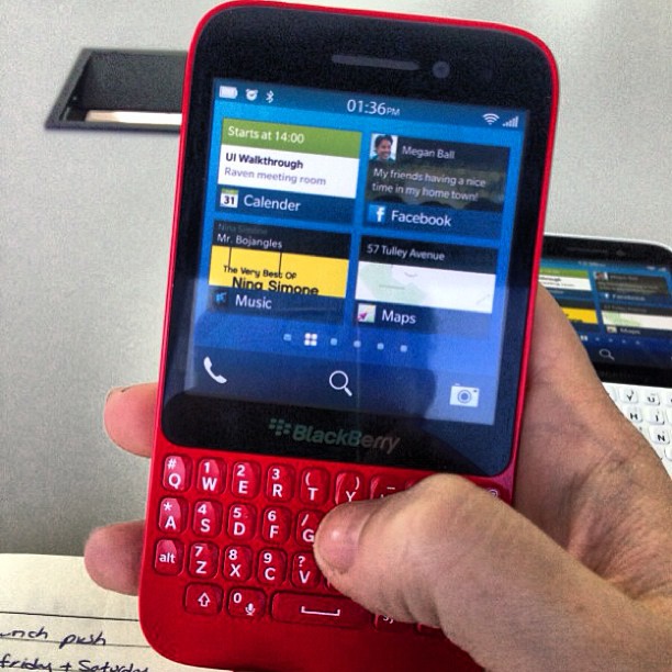 Красный BlackBerry R10