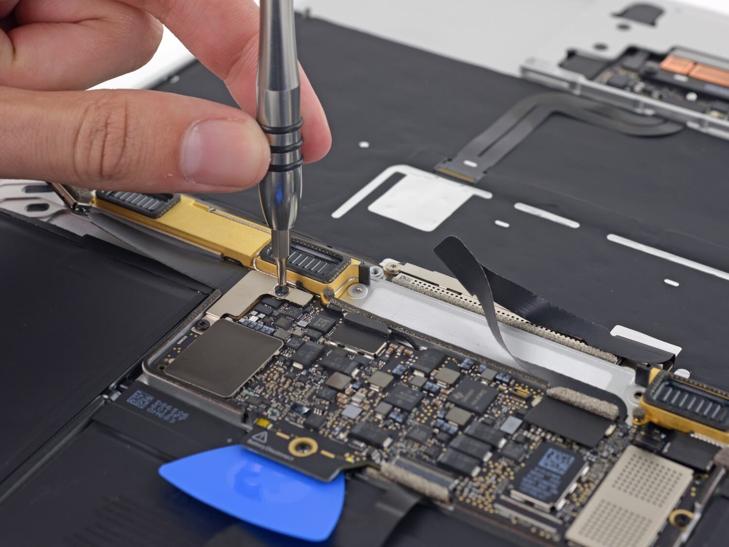 Замена макбука. IFIXIT MACBOOK 12. MACBOOK 12 Teardown. MACBOOK 12 внутри. MACBOOK 12 разбор.