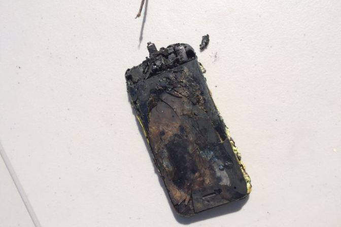 Загоревшийся iPhone 5c