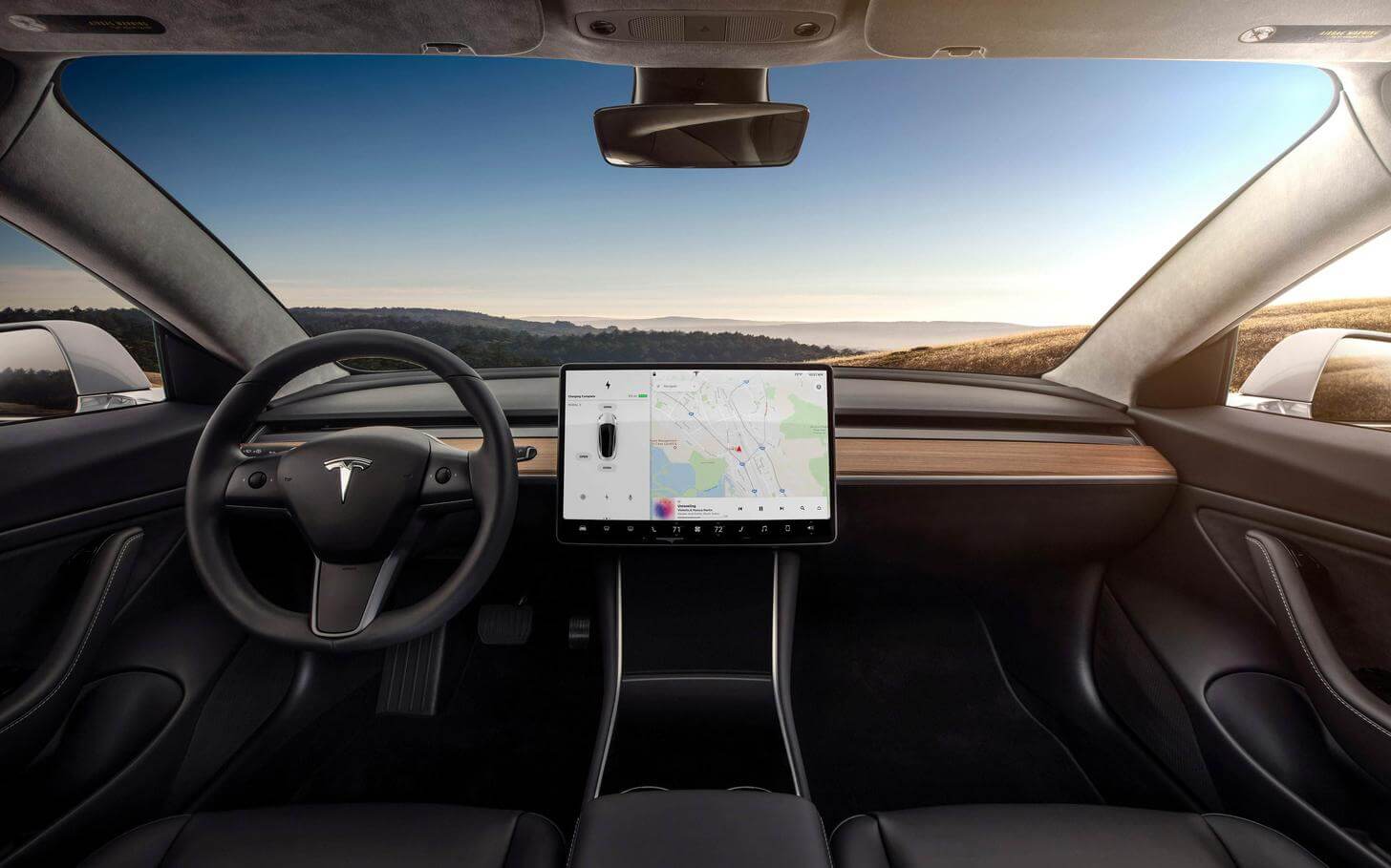 Автопилот Tesla обвиняют в ДТП с участием 8 автомобилей