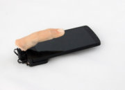 Роботизированный палец MobiLimb – самый необычный аксессуар для смартфонов