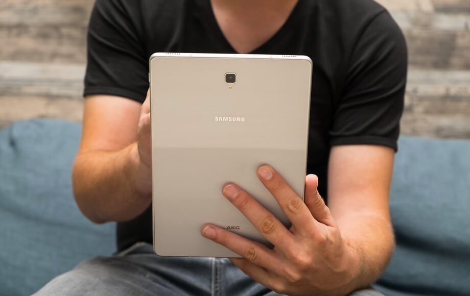 Samsung выпустит Galaxy Fold с гибким дисплеем на 8 и 13 дюймов