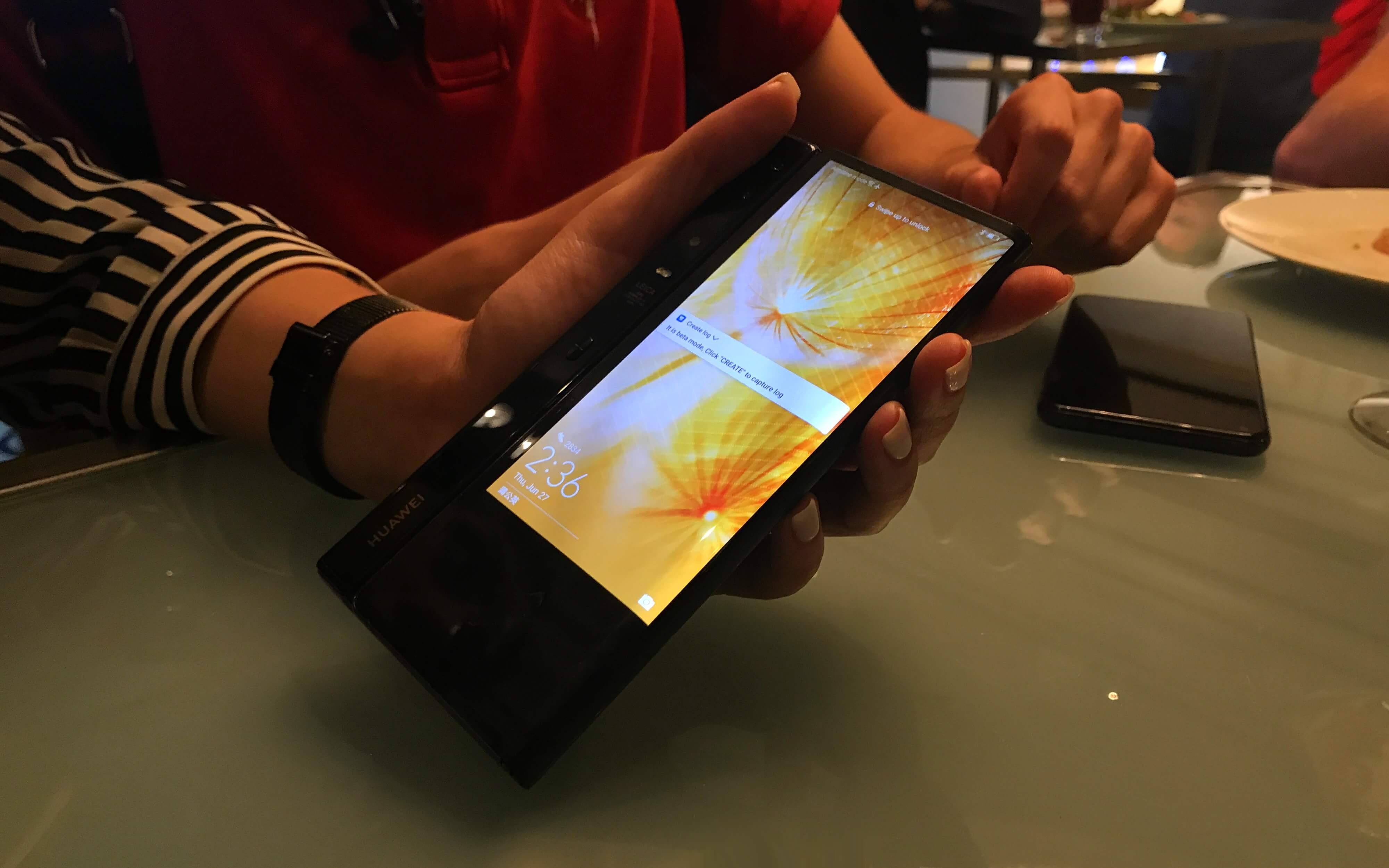Huawei представила в России 5G и гибкий смартфон Mate X