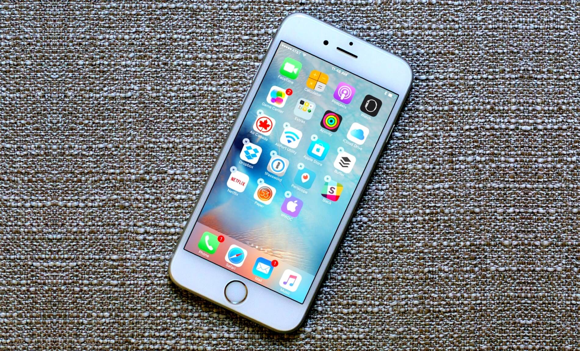 Корпус смартфона Apple iPhone 6 Plus гнется