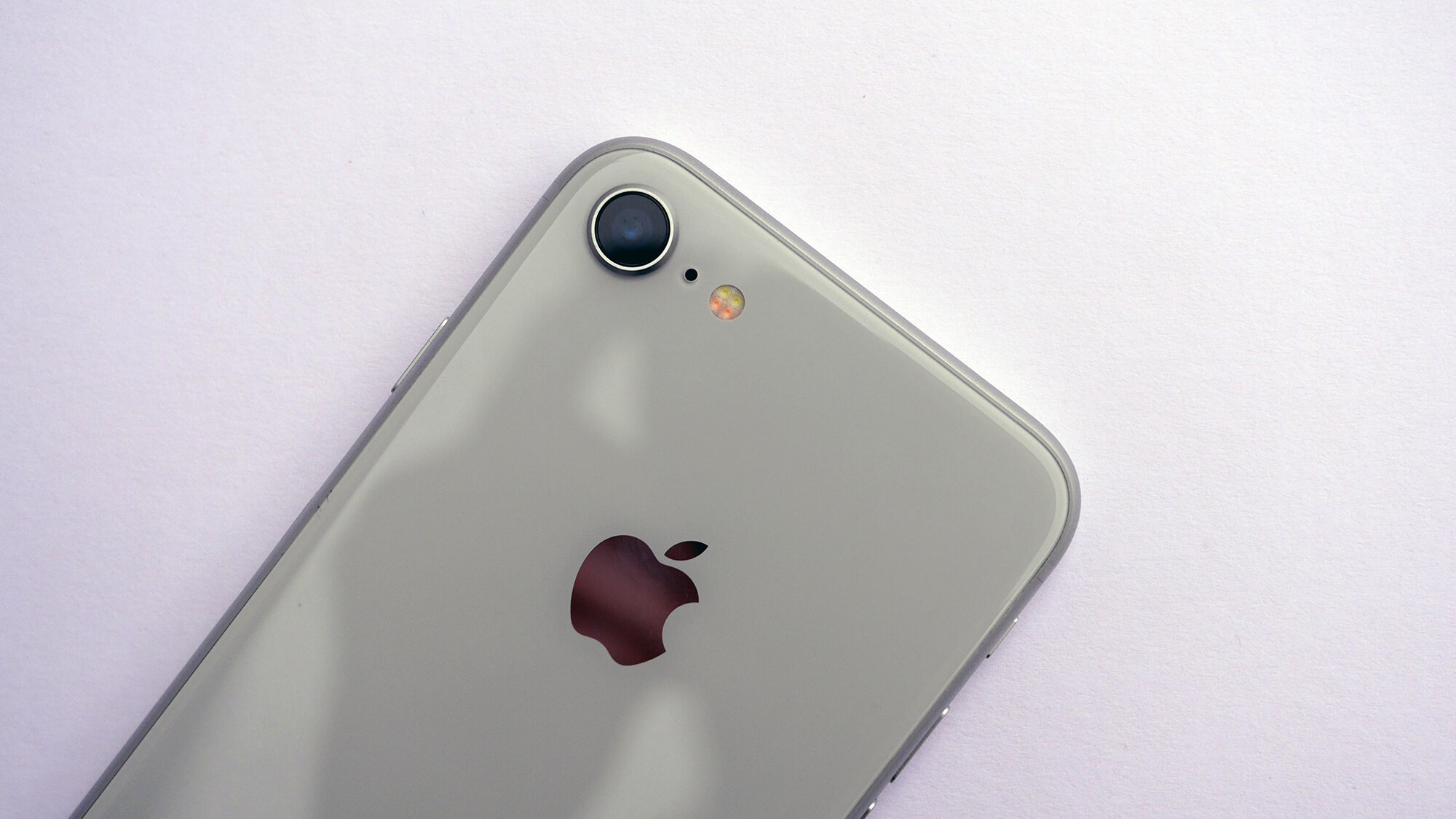 Apple выпустит две модели iPhone SE 2