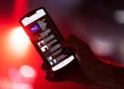 Motorola представила раскладушку Razr (2019) с гибким экраном