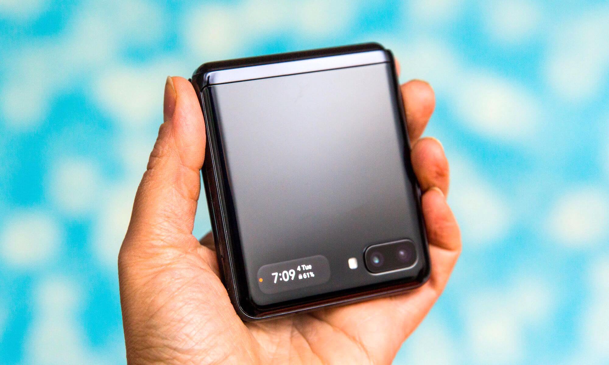 Стеклянный экран Galaxy Z Flip царапается также легко, как и пластик