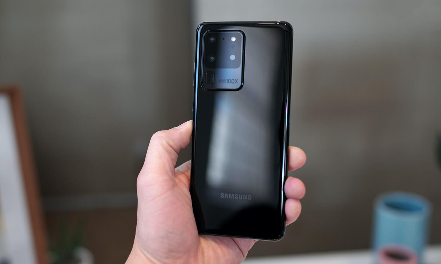 Прочность Samsung Galaxy S20 Ultra испытали в краш-тесте