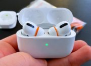 Apple представит в мае беспроводные наушники AirPods Lite