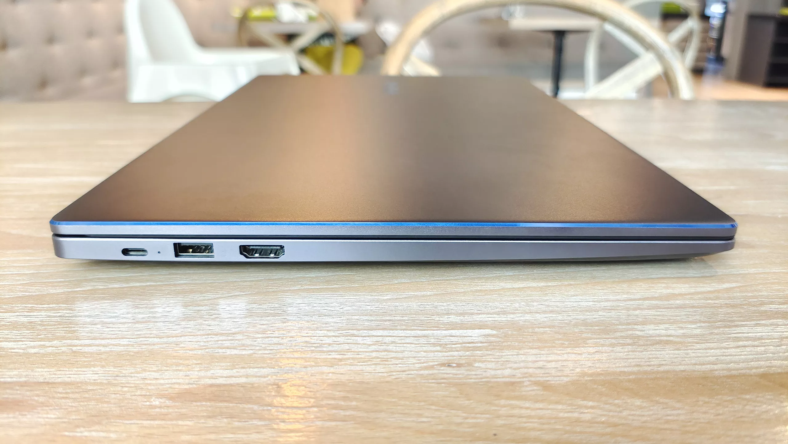Honor MagicBook 15 (2021) Left Side