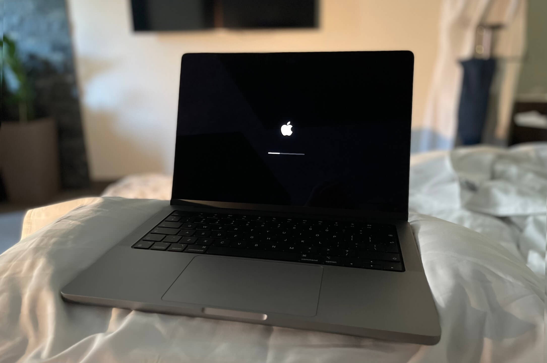 Apple выпустит MacBook с сенсорным экраном уже в 2025 году