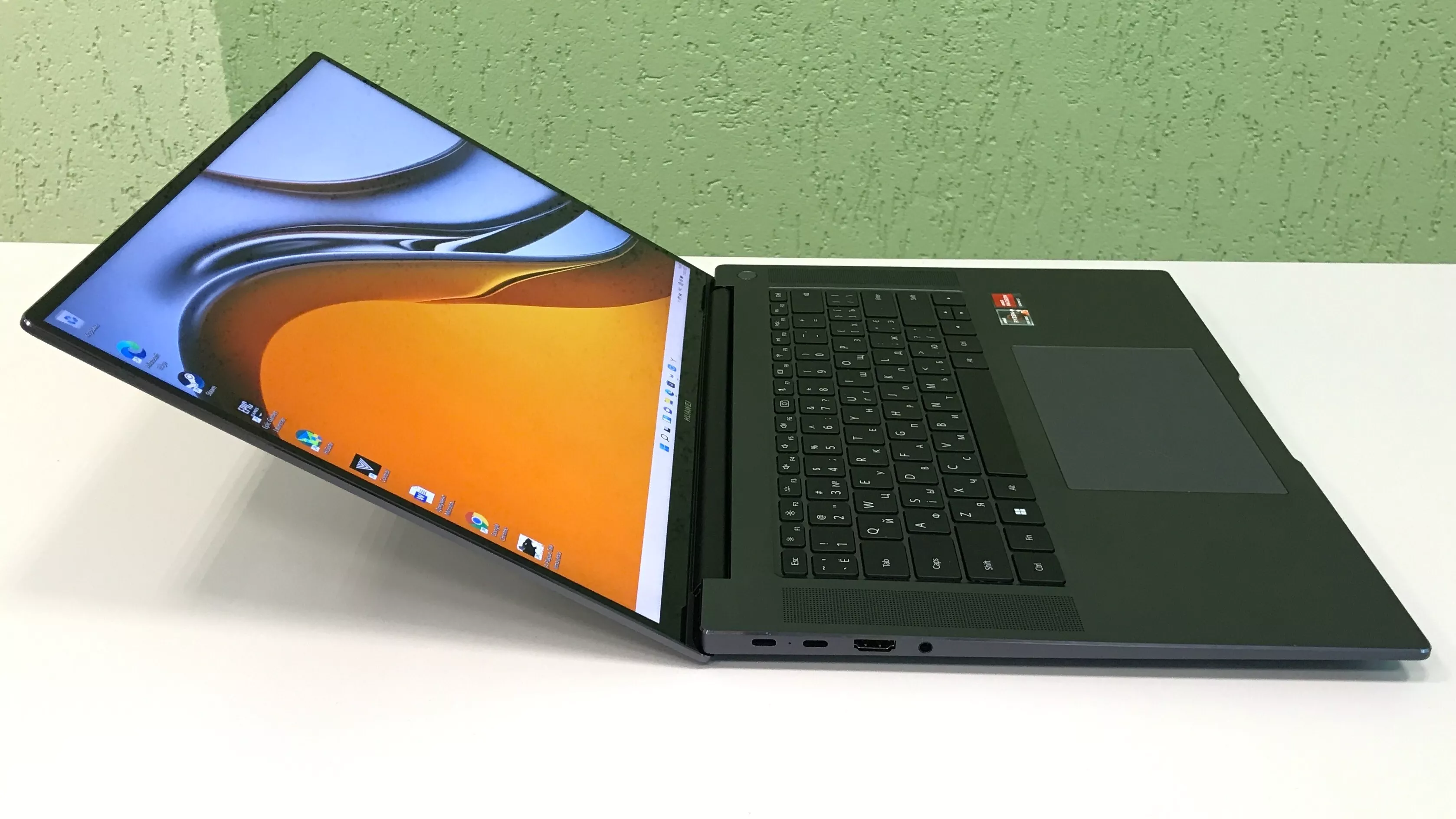 Huawei MateBook 16
