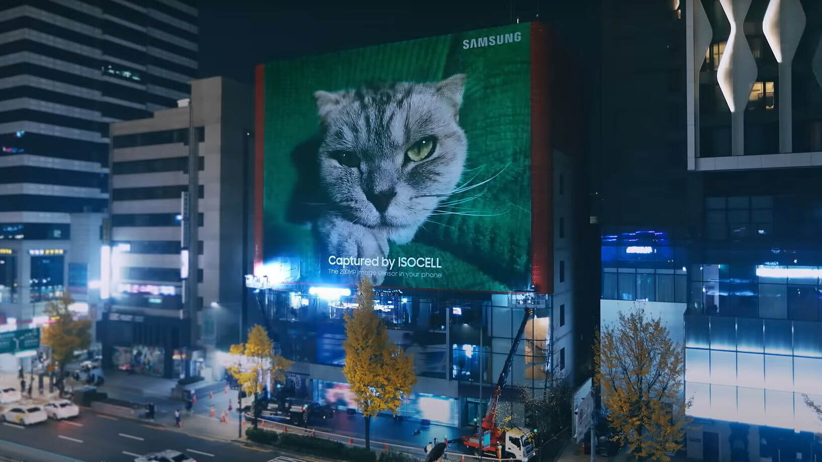 Samsung сделала гигантский баннер из фото на 200-Мп сенсор HP1