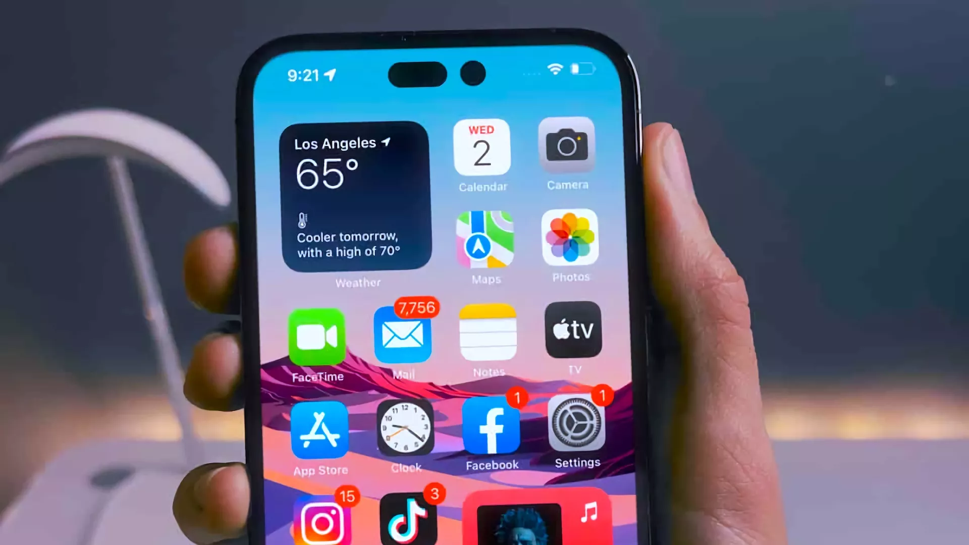 дизайн последнего айфона. Iphone 13 и 13 mini. Iphone 14 pro. Apple iphone 13 pro. как водчить инет на айфоне.