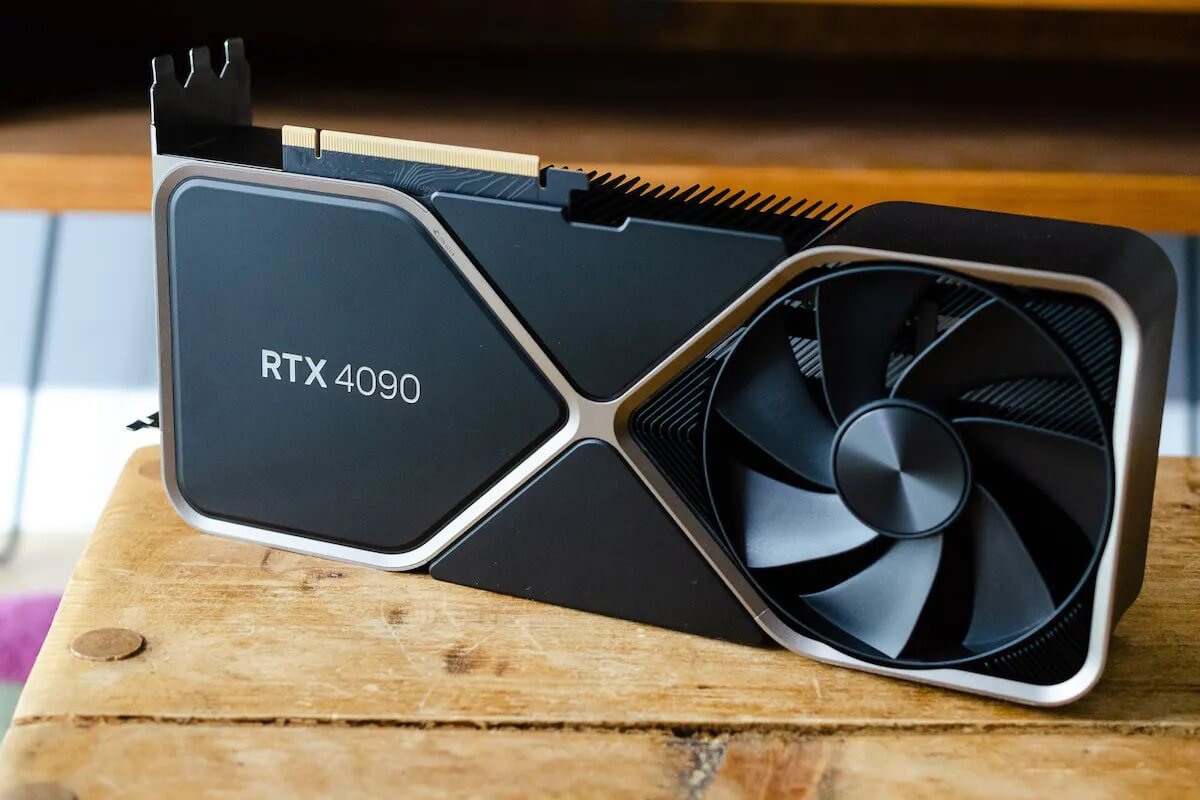 Разъём питания NVIDIA GeForce RTX 4090 горит и плавится