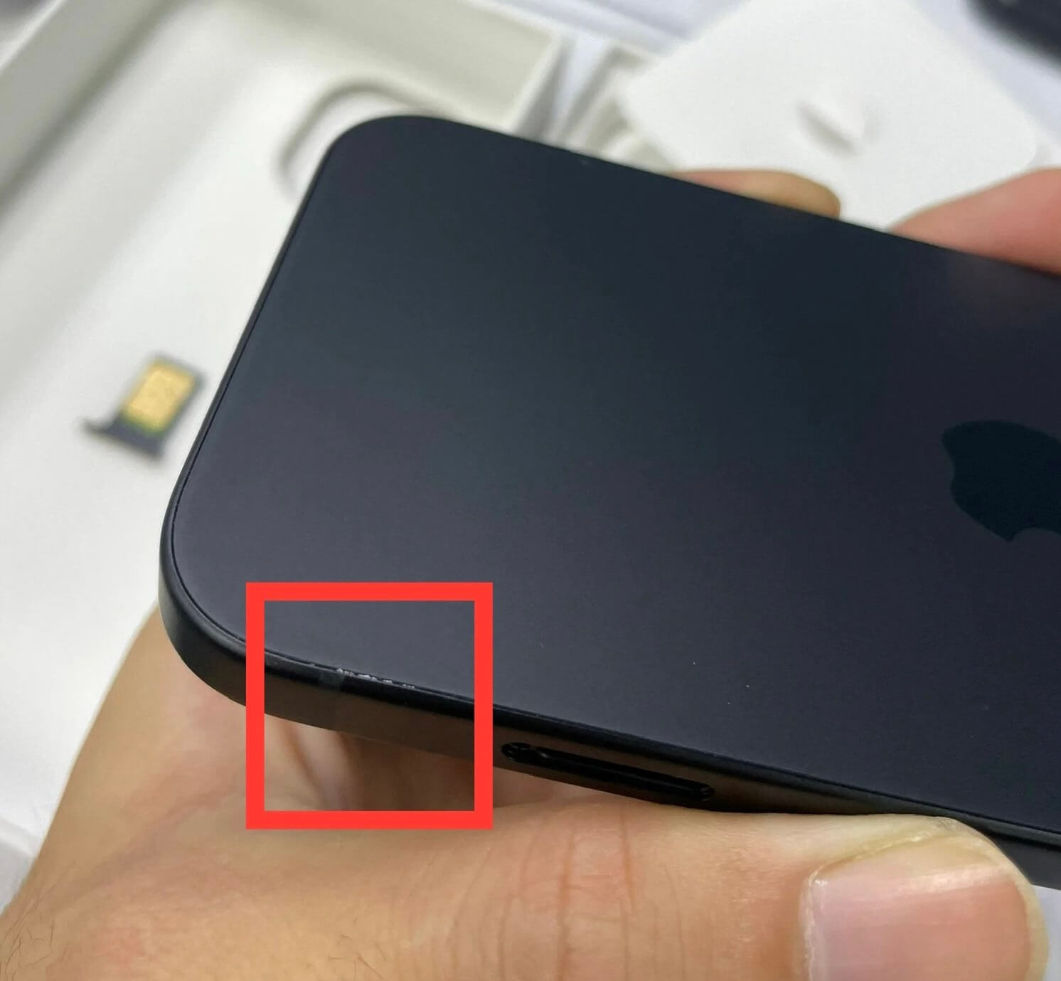 iPhone 15 Pro повреждения корпуса