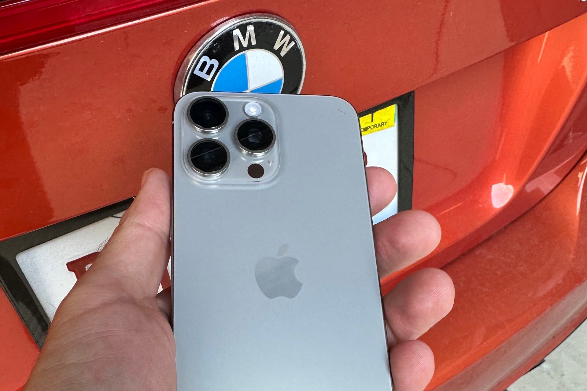 Apple признала, что беспроводные зарядные устройства BMW портят iPhone 15