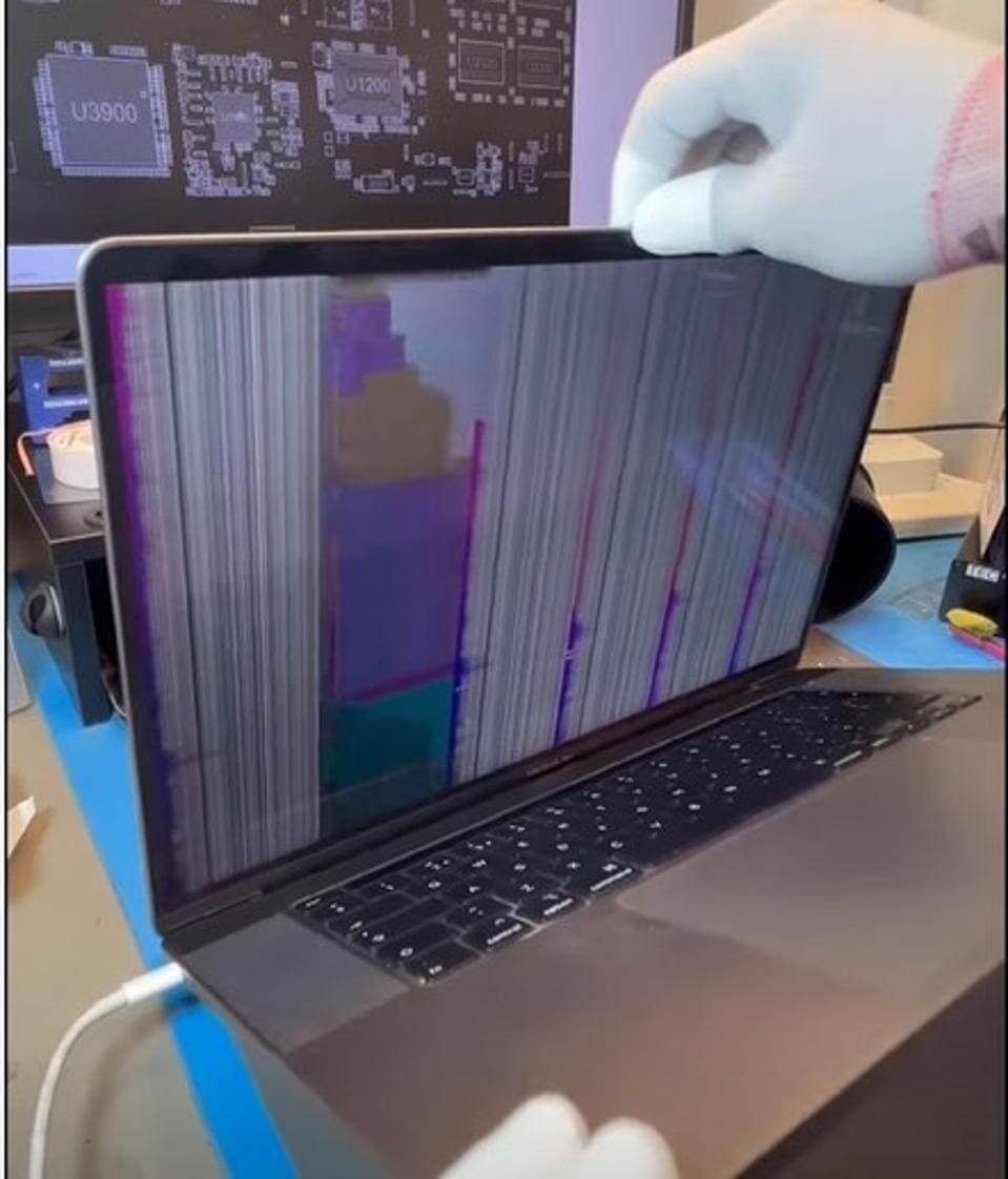 MacBook Pro сломанный дисплей