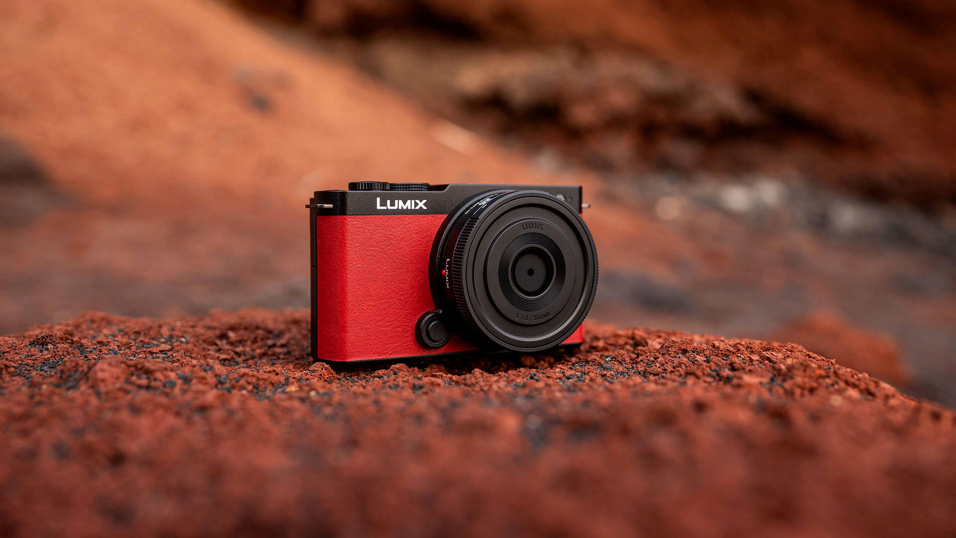 Panasonic Lumix S9