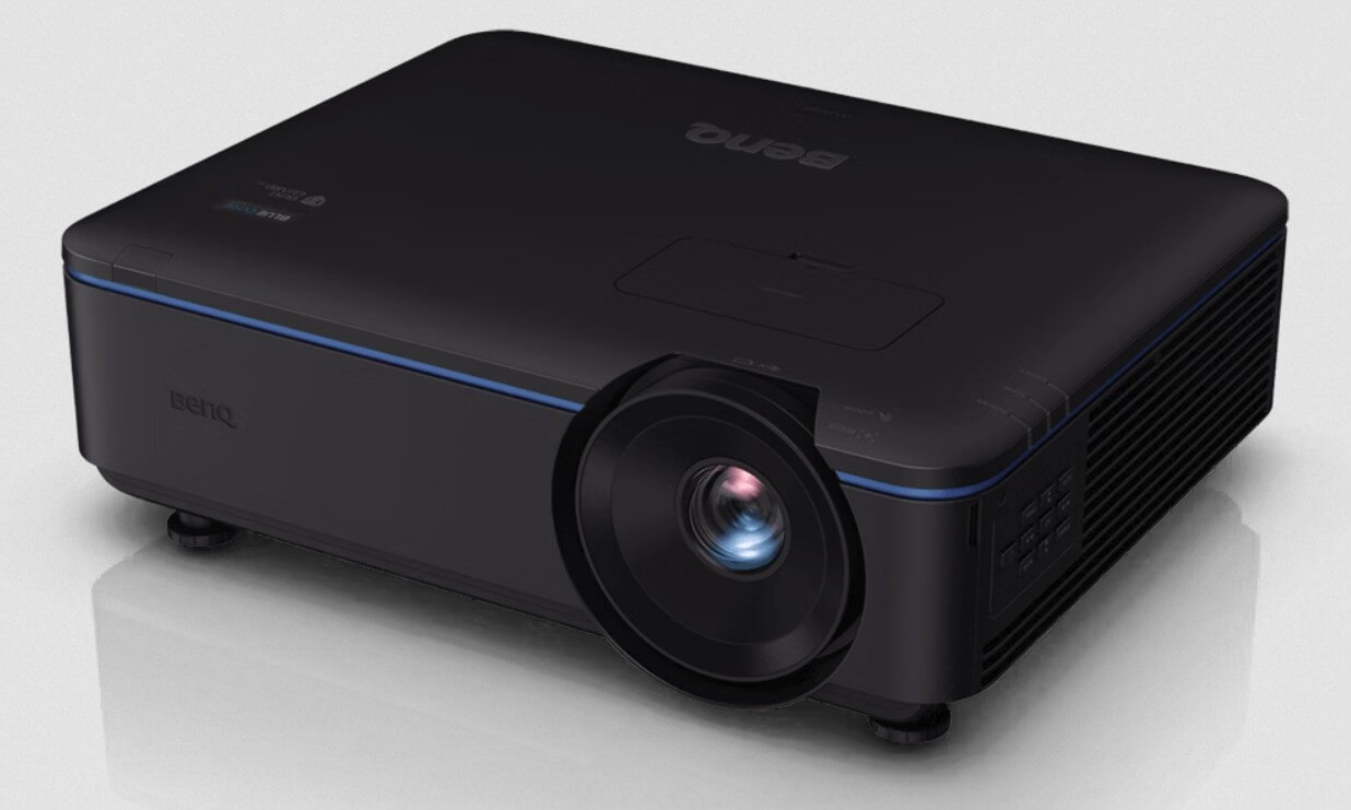 BenQ выпустила компактный и очень яркий «200-дюймовый» проектор за 4000 евро