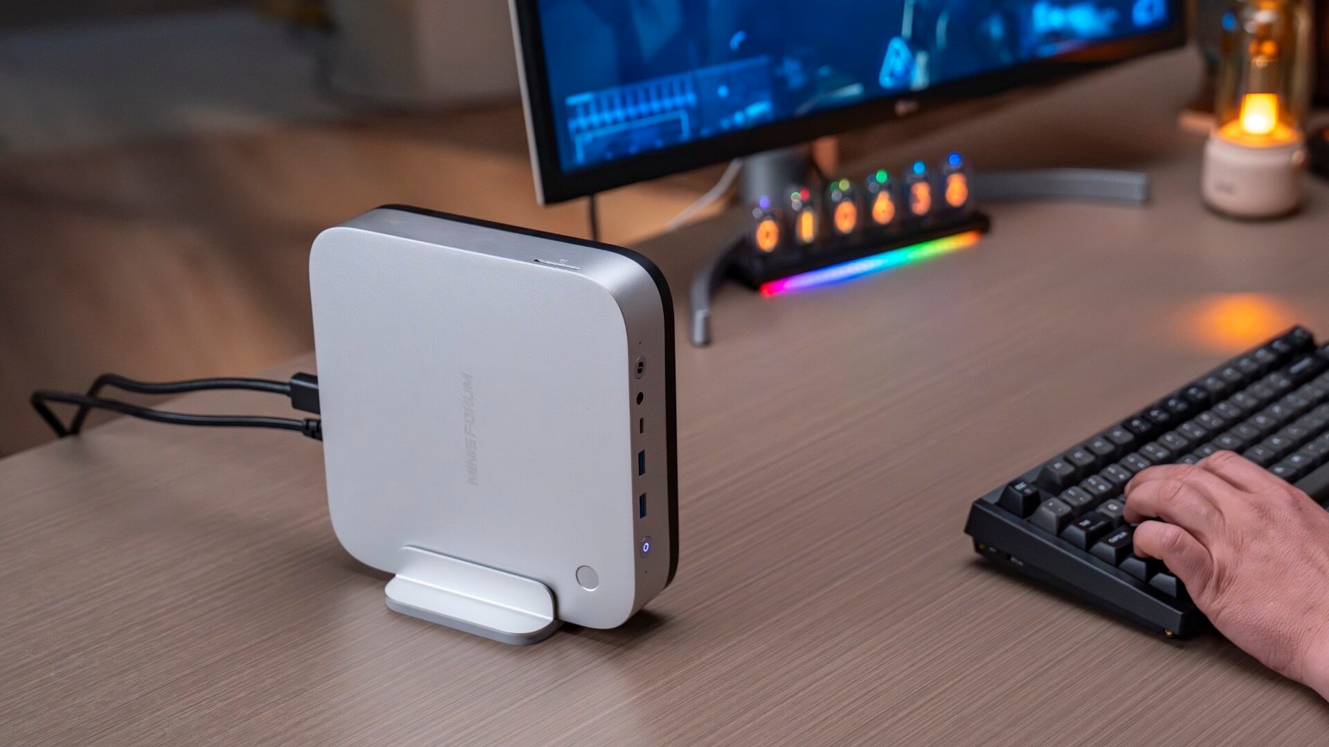 Minisforum представила мощный мини-ПК на чипе Ryzen для работы с ИИ