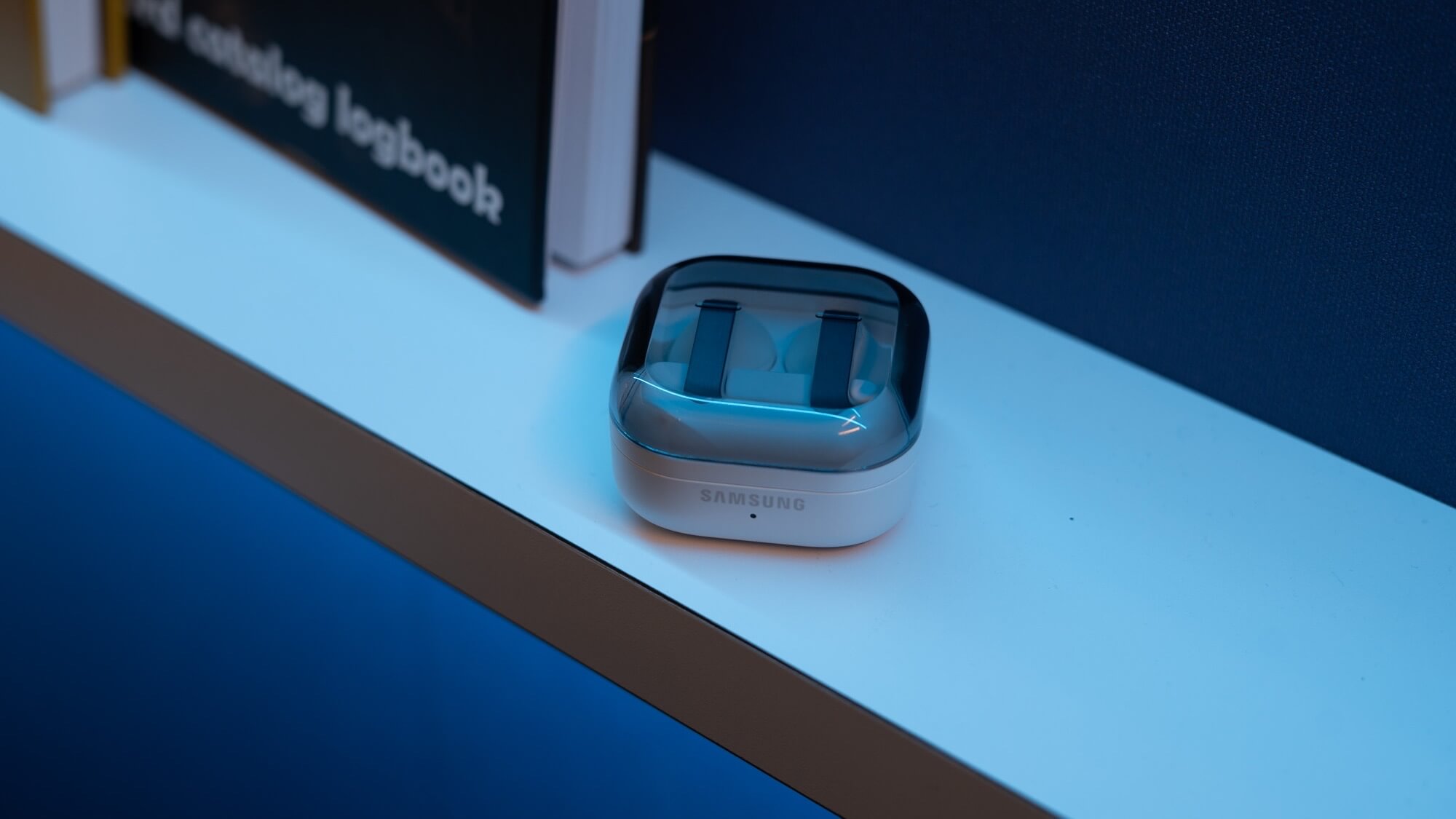 Представлены наушники Samsung Galaxy Buds 4 и Buds 4 Pro со встроенным переводчиком