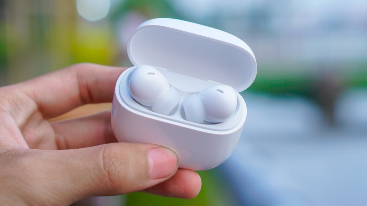 Redmi представила недорогие TWS-наушники Buds 8 Lite с функцией ANC