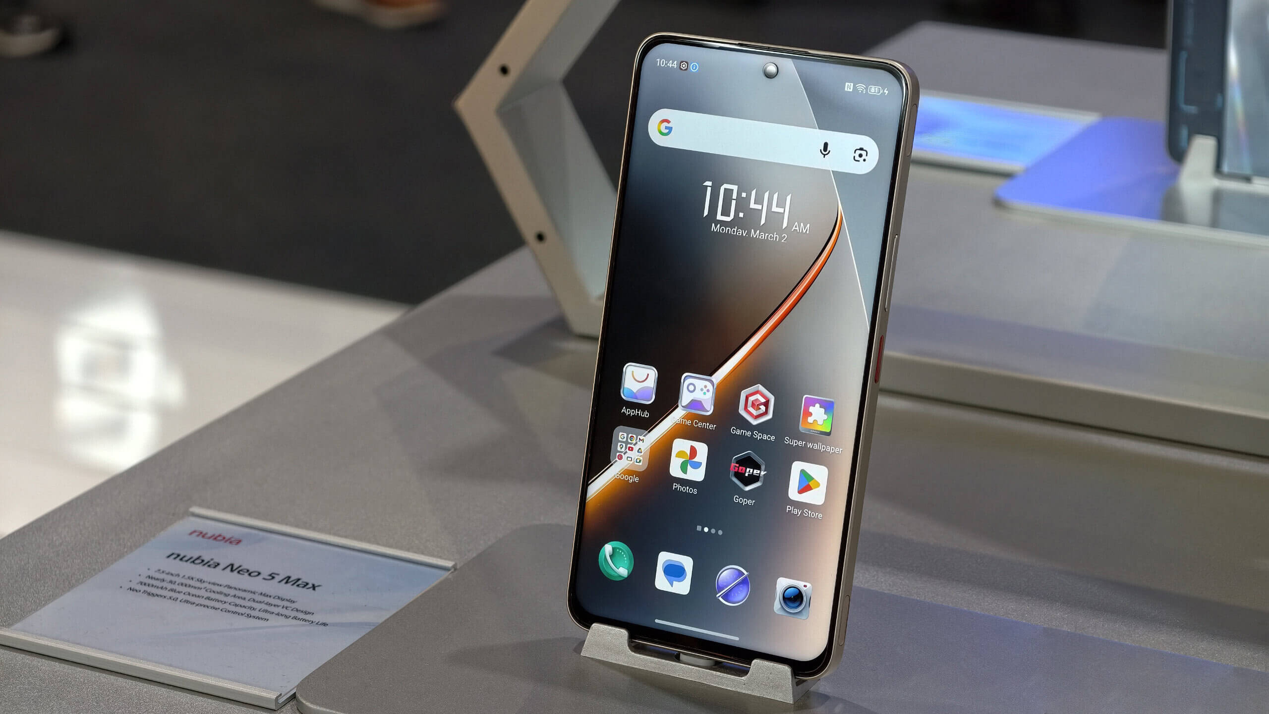 Nubia анонсировала игровой смартфон Neo 5 Max с 7,5-дюймовым экраном