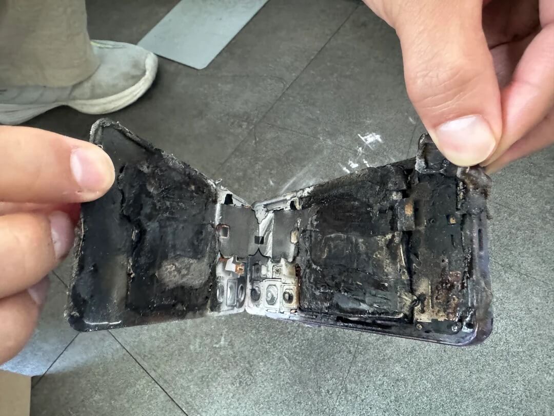 Samsung Galaxy S24 взорвался в руке владельца