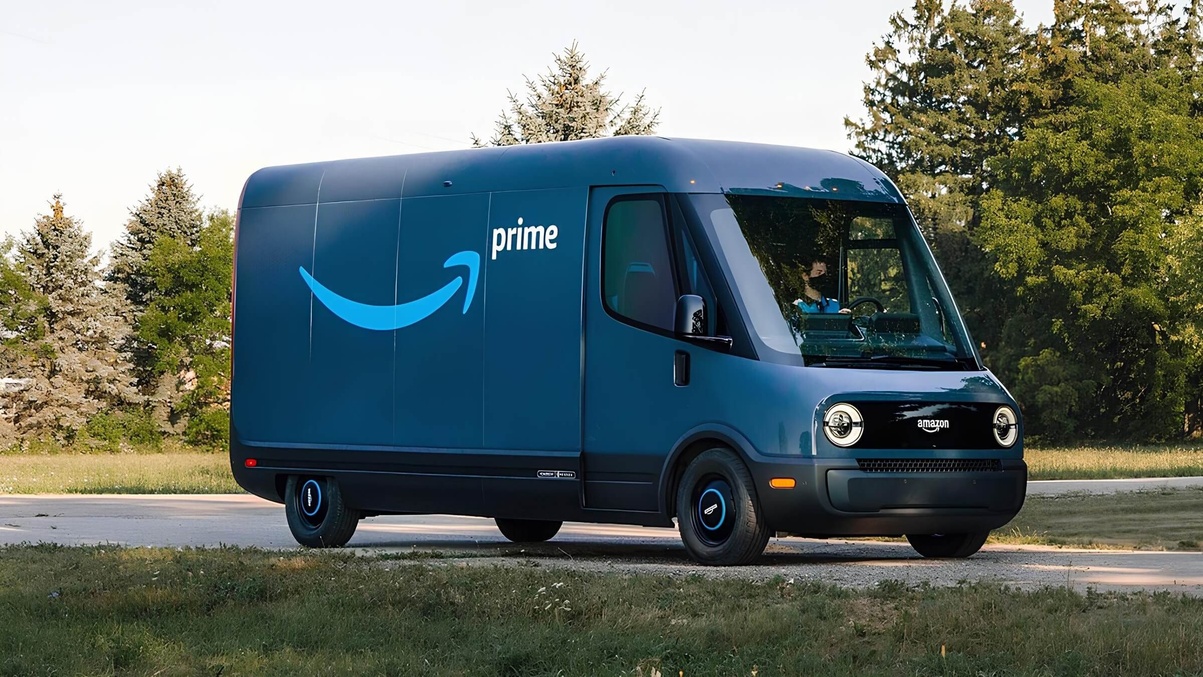 Курьер Amazon заработал $400 000, сдавая экзамены за студентов