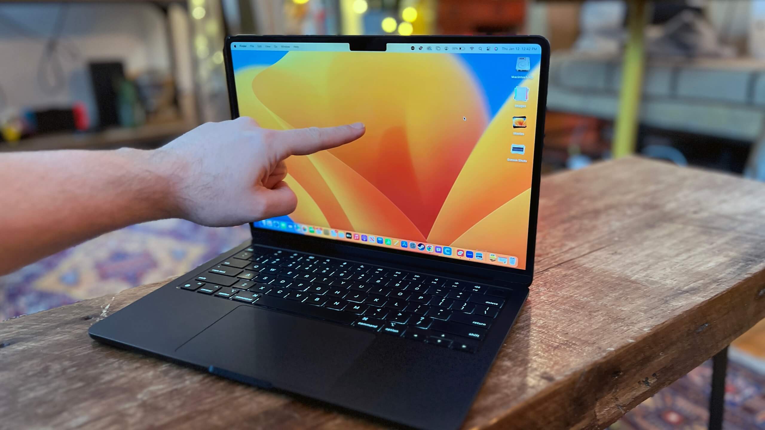 MacBook с сенсорным дисплеем почти готов