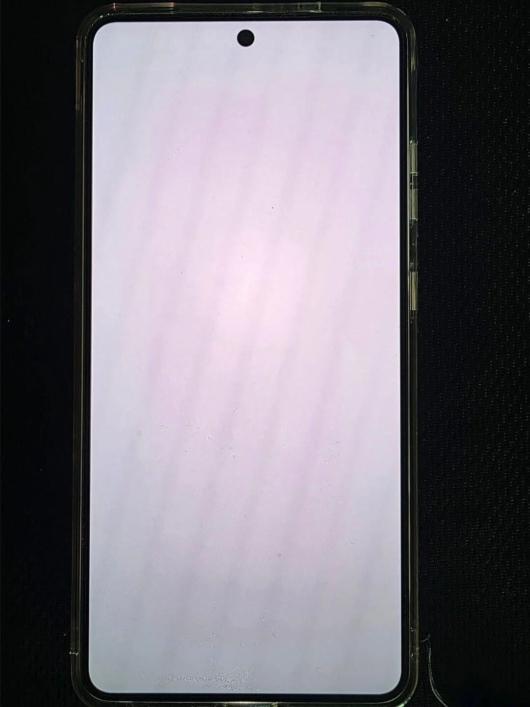 Экран Galaxy S26 Ultra краснеет Экран Galaxy S26 Ultra краснеет