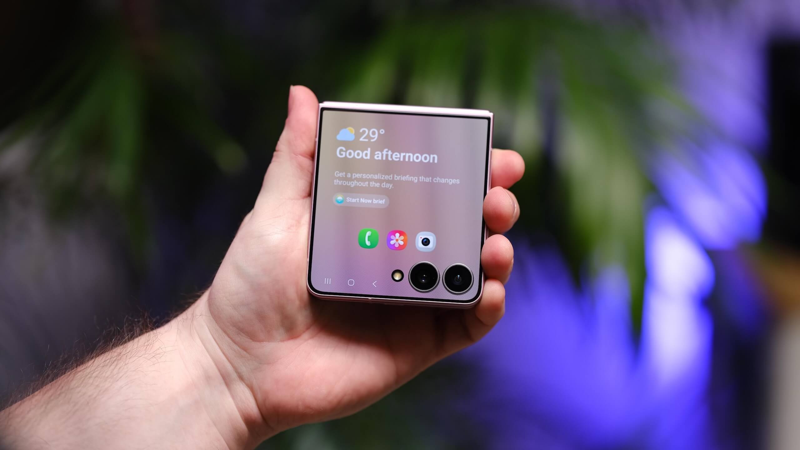 Samsung представила Galaxy Z Flip 8 – самый тонкий и лёгкий Flip за $1199