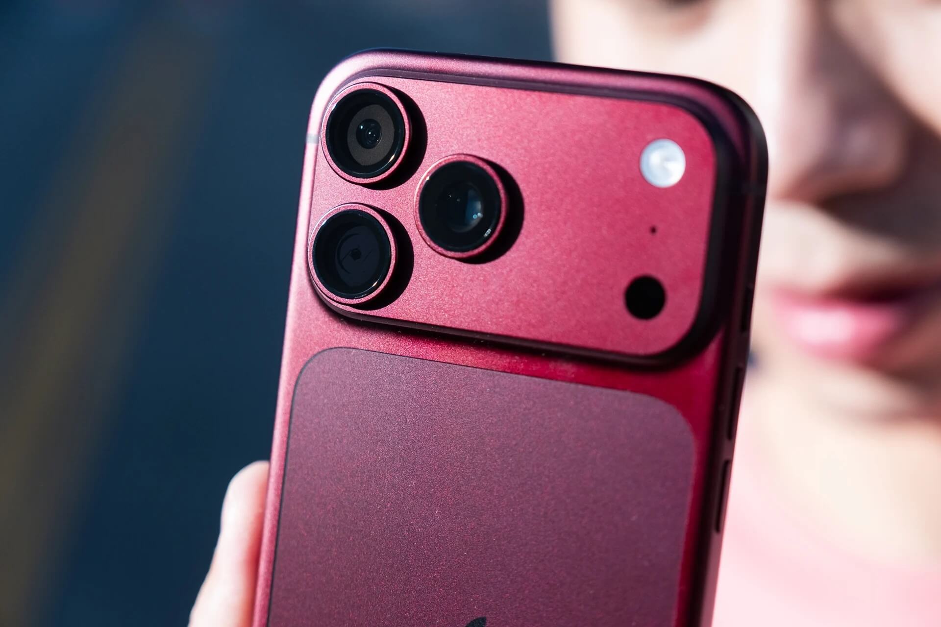 Apple iPhone 18 Pro Max Burgundy