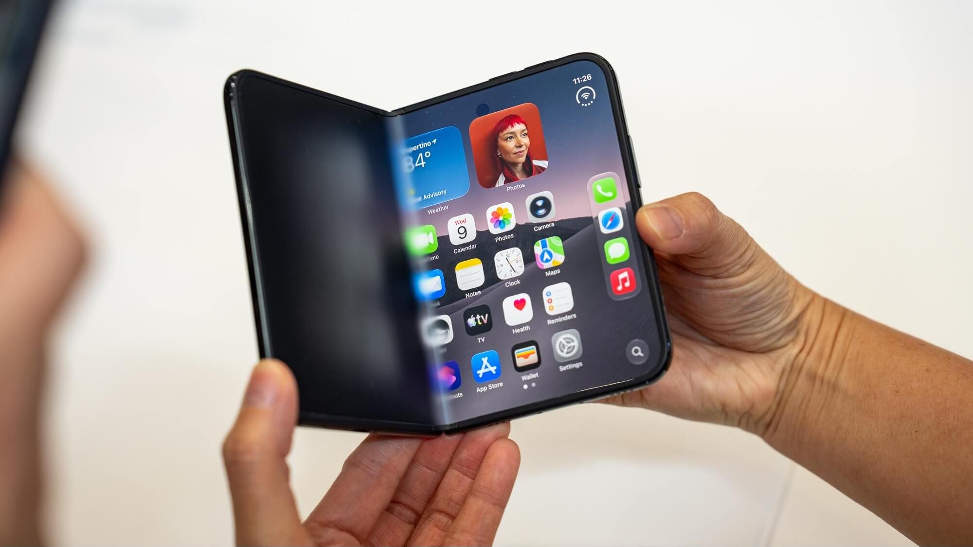 Первые отзывы о складном iPhone Duo после презентации Apple