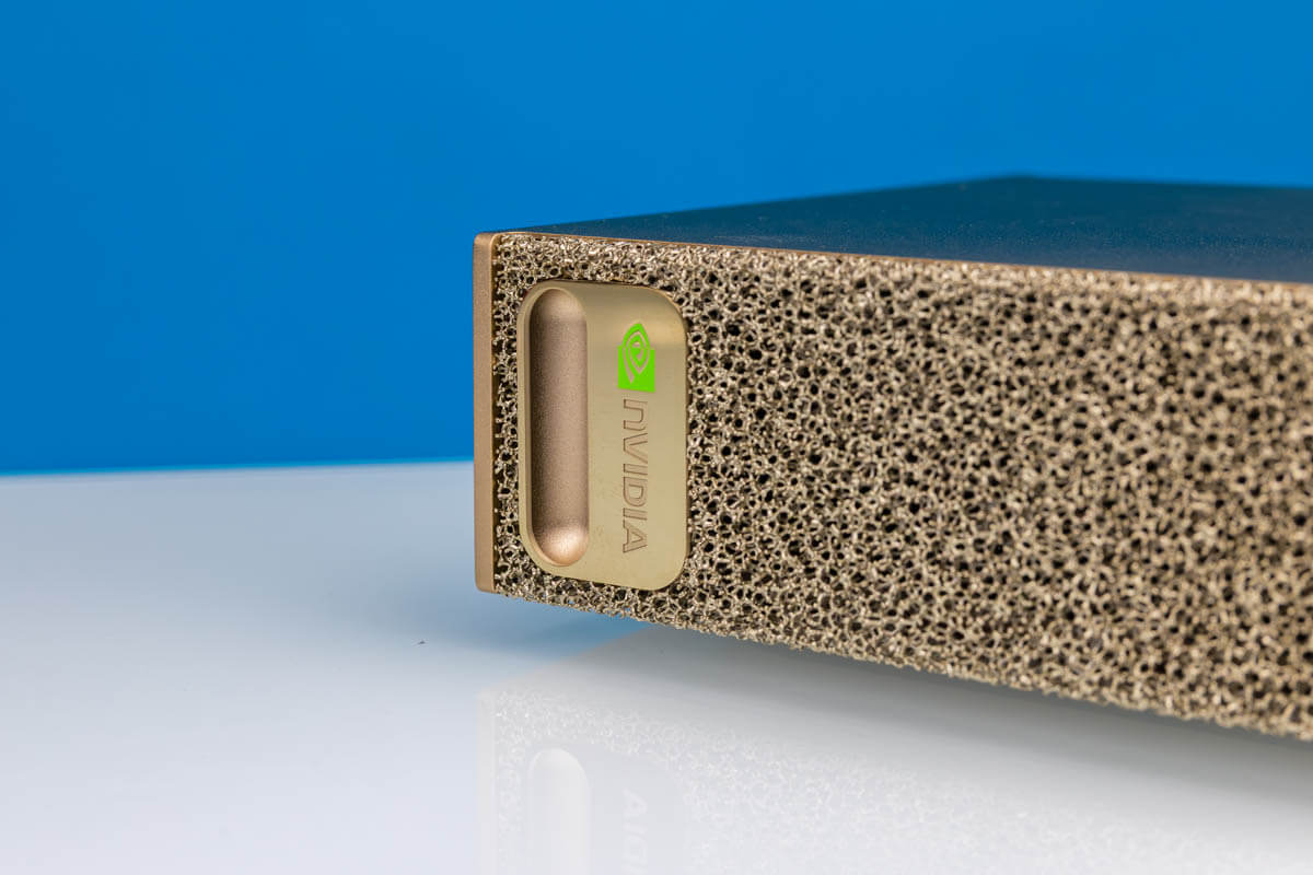 NVIDIA представила компьютер DGX Spark с 64 ГБ памяти за $4999
