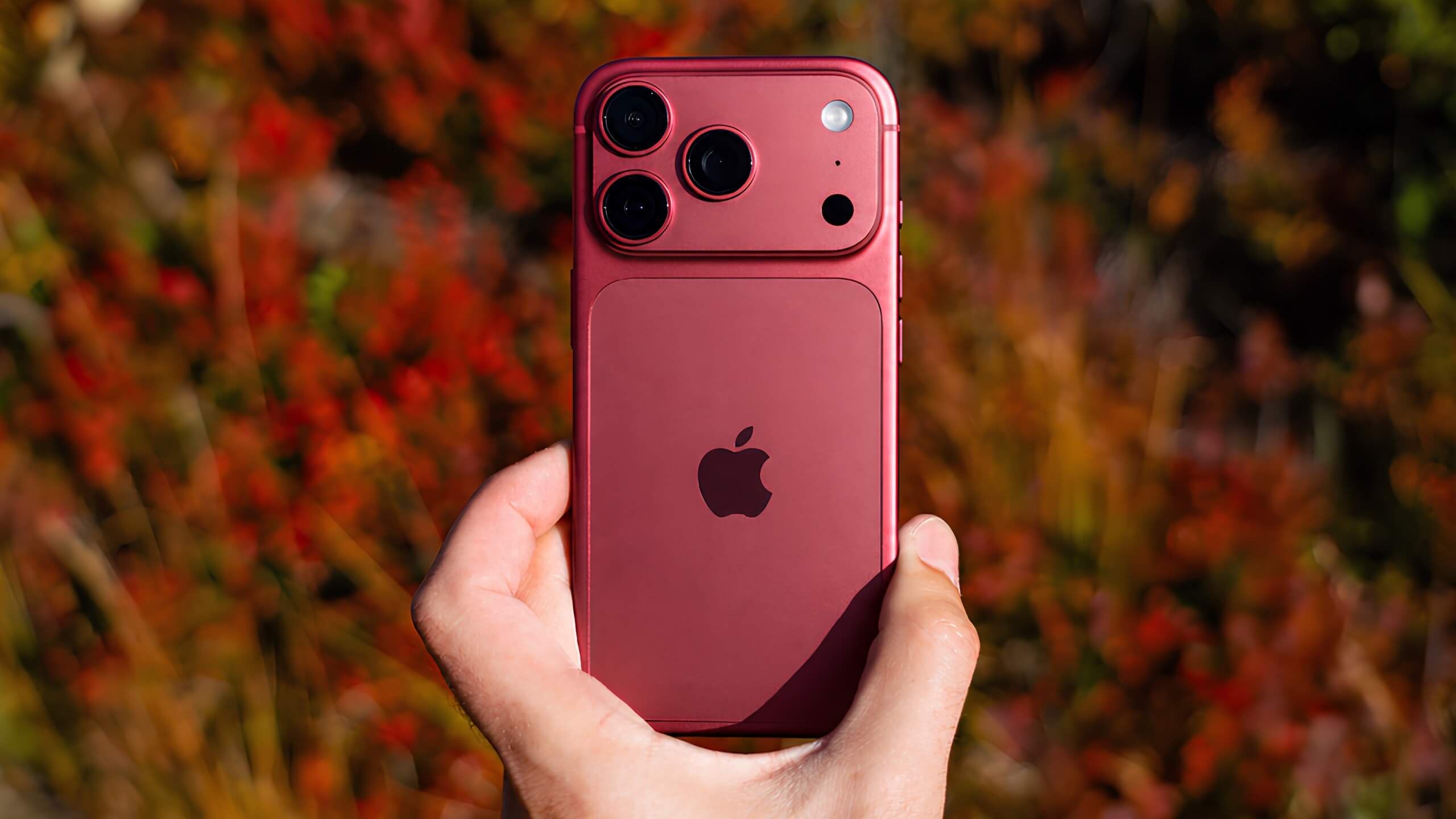 Бордовые iPhone 18 Pro выцветают и становятся красными